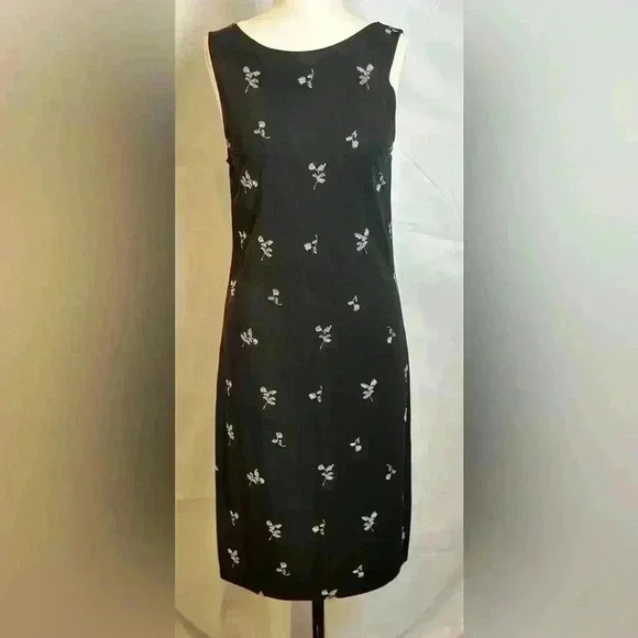 Ann Taylor Black Sheath Dress  with embroidered white flowers (size 10) - Picture 2 of 7